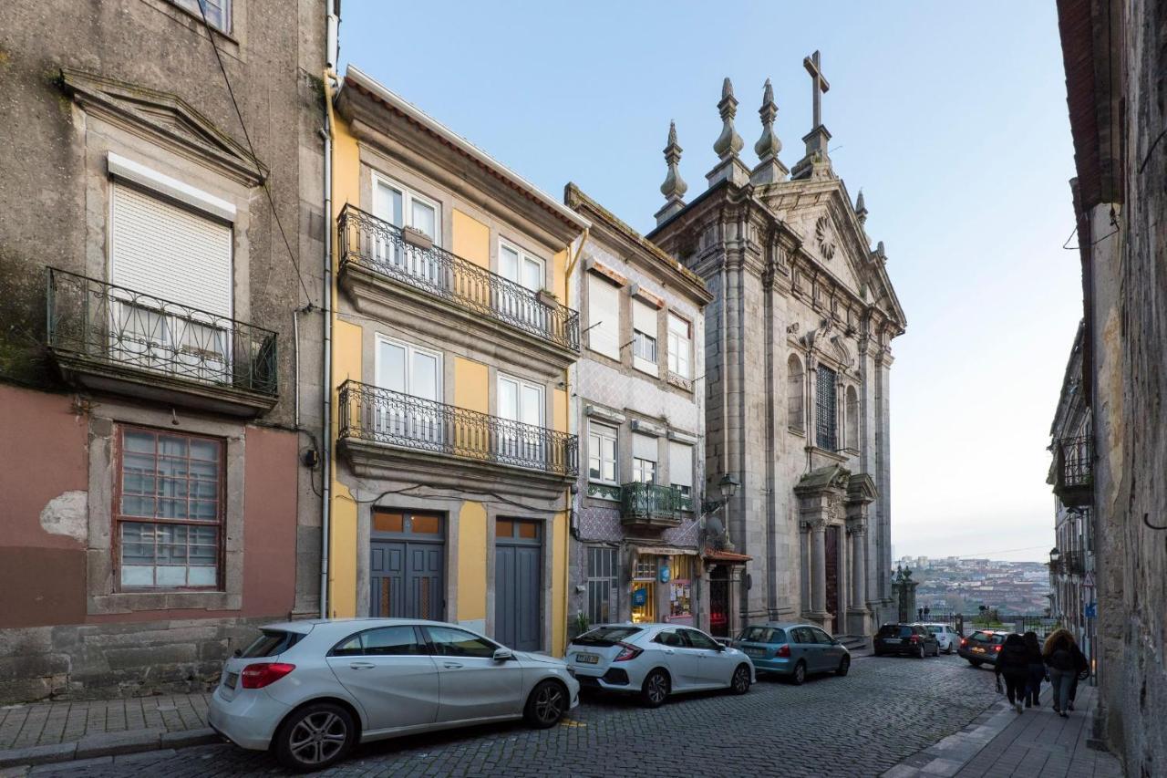 Lovelystay - Porto Peaceful Living W/ Backyard Exterior photo