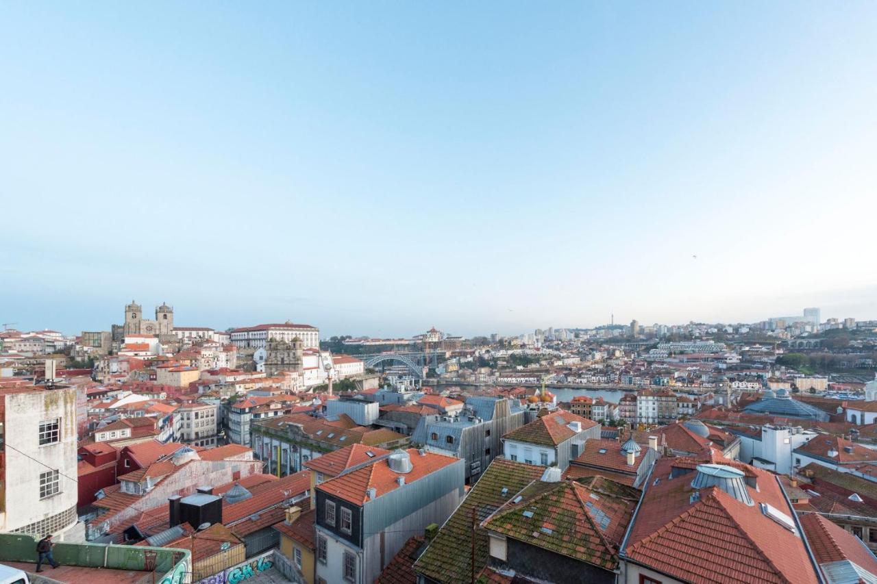 Lovelystay - Porto Peaceful Living W/ Backyard Exterior photo